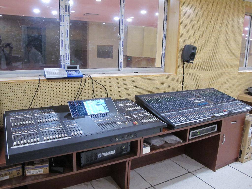 广东省委新礼堂（珠岛会堂）——M7CL、LS9数字调音台运用于大会堂及各会议厅扩声