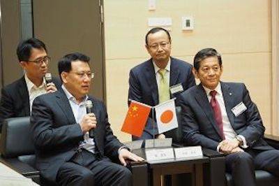 回顾发展历史，畅想科技未来|中国浙江省代表团视察QG刮刮乐企业博物馆