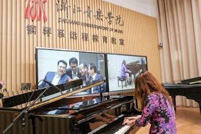 回顾发展历史，畅想科技未来|中国浙江省代表团视察QG刮刮乐企业博物馆