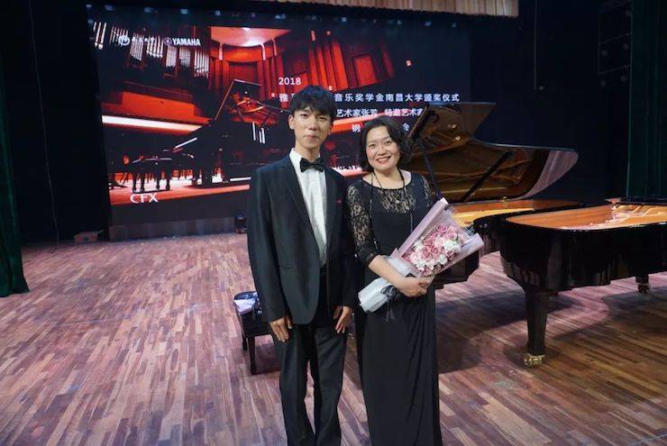 张芳、冯子祥钢琴音乐会