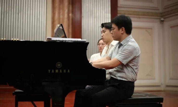 热烈：亍跋睬熘 音悦津门”钢琴重奏音乐会暨天津鲍蕙荞钢琴城开业庆典演出圆满成功！