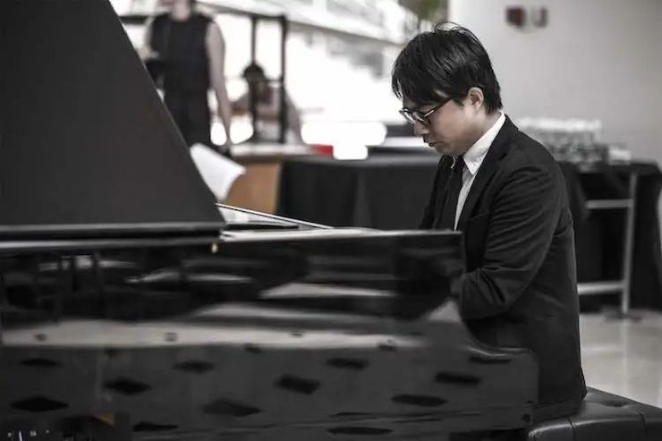 宋思衡的“宅抗疫” | 挑战主播、筹集口罩、闭关作曲，这位取消了20场演出的钢琴家原来这么忙！