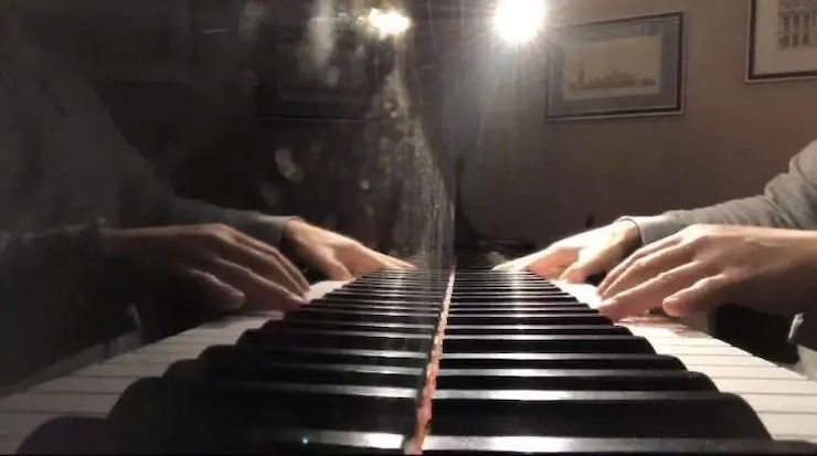 宋思衡的“宅抗疫” | 挑战主播、筹集口罩、闭关作曲，这位取消了20场演出的钢琴家原来这么忙！